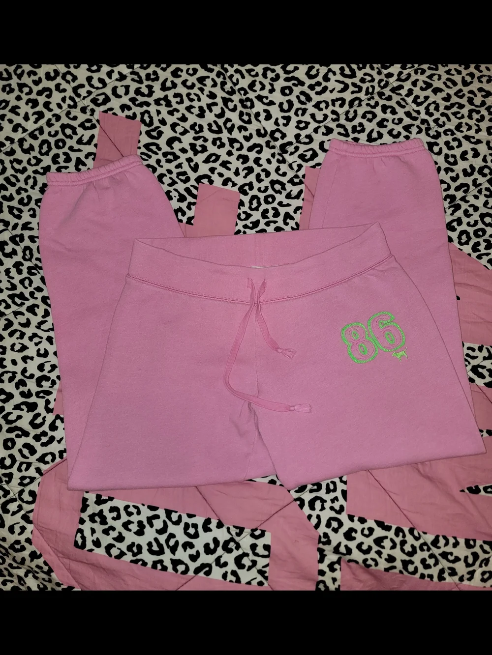 2006 Vintage Victoria's Secret PINK Outfit - Picture 6 of 7
